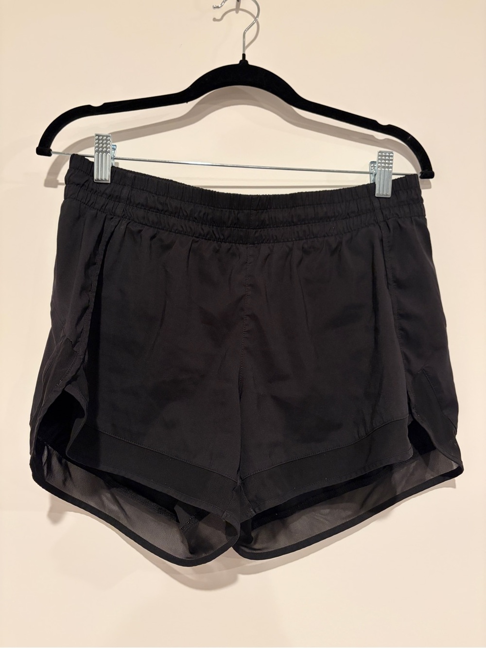 Athleta Mesh Racer Run Short 4" Inseam Mid Rise Black Charcoal Size Medium